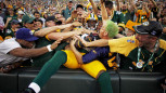 Foto: Bredfords debitē pamatsastāvā, "Packers" sakauj "Colts"