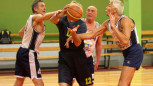 Foto: Basketbolu spēlē veterāni