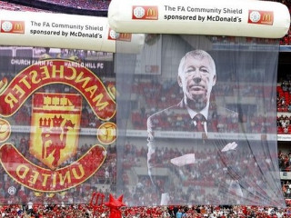 Foto: "Manchester United" atgūst "Community Shield" trofeju